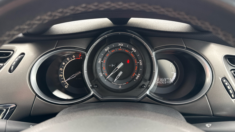 DS 3 1.2 PureTech 82 Chic 3dr Petrol Hatchback